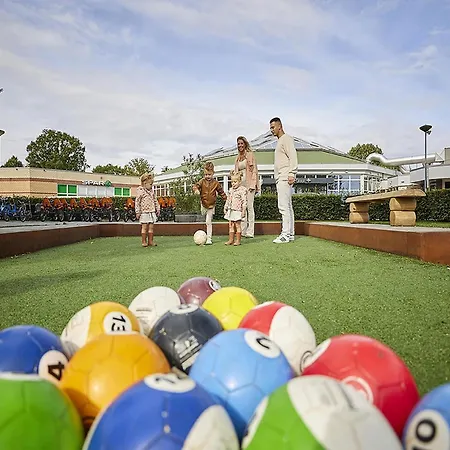 Βίλα In Limburg With Sauna & Pool Roggel