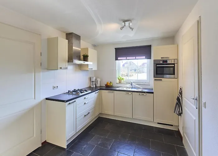 In Limburg With Sauna & Pool Βίλα